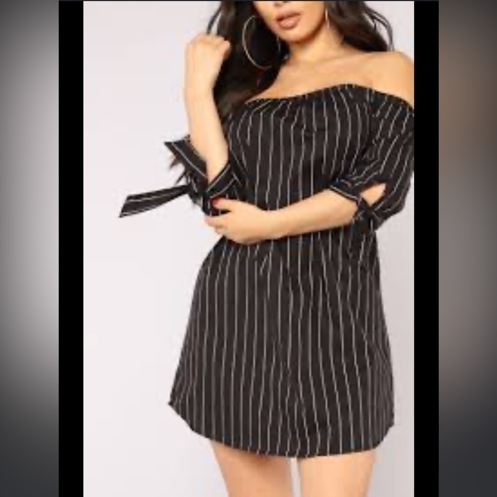 Ambiance black‎ white pin stripes off the shoulder mini dress Sz L